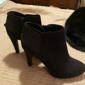 Black size 9 Booties